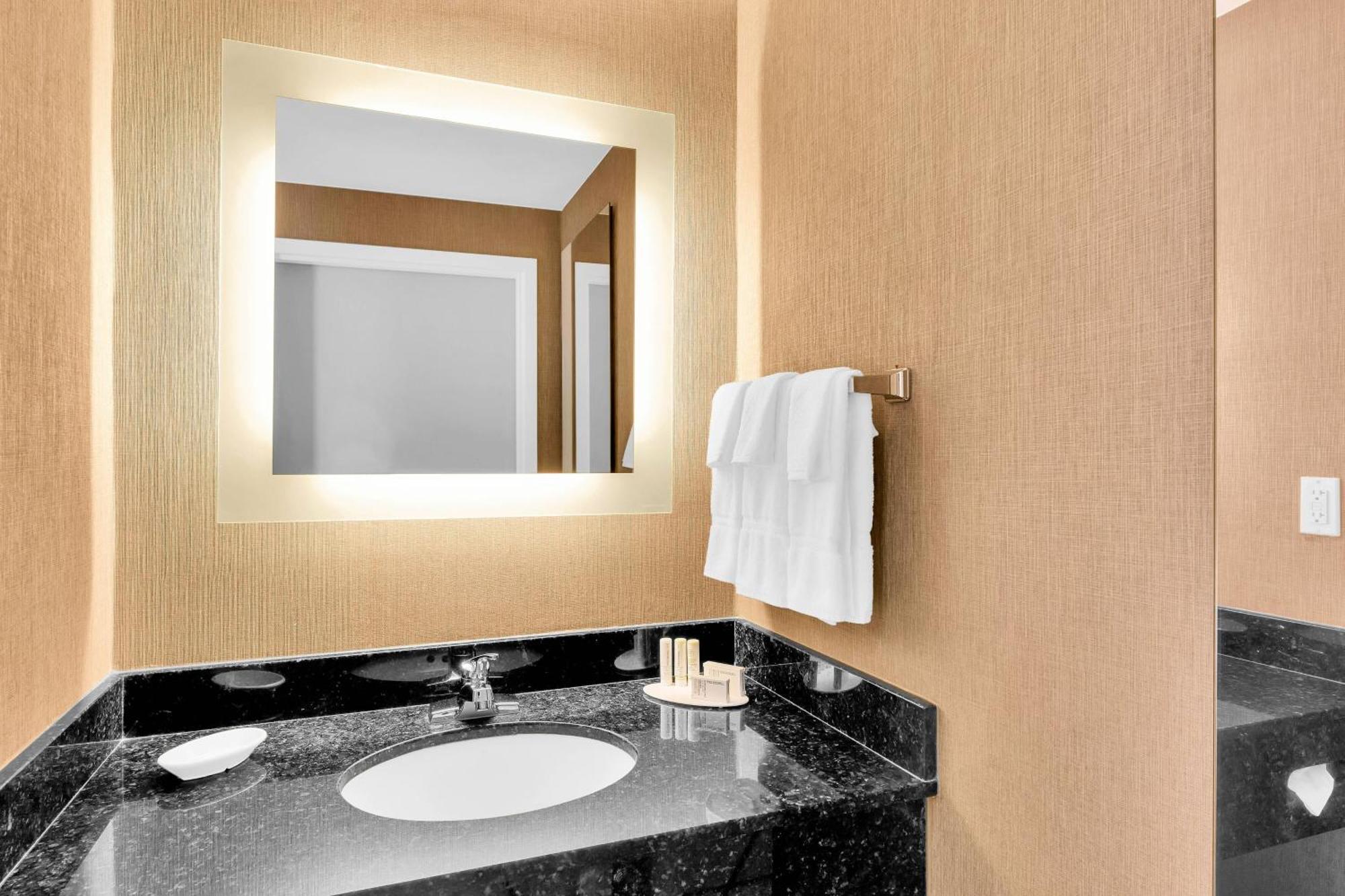 Springhill Suites By Marriott Tarrytown Westchester County Екстер'єр фото